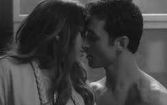 Xem phim khiêu dâm trên phương tiện công cộng bị phạt tù